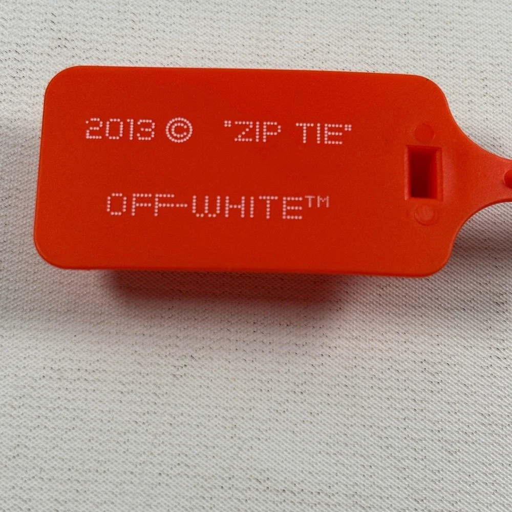 Off-White see photos